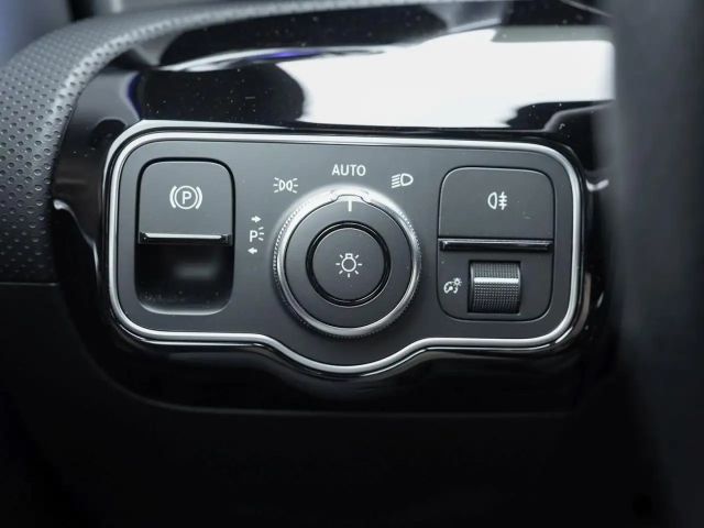 Mercedes-Benz A 250 A 250 e AMG Line