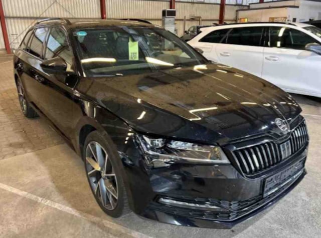 Skoda Superb 2.0 TDI Combi Sportline
