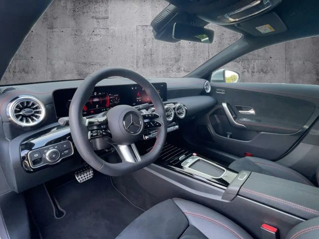 Mercedes-Benz CLA 200 AMG Line Shooting Brake