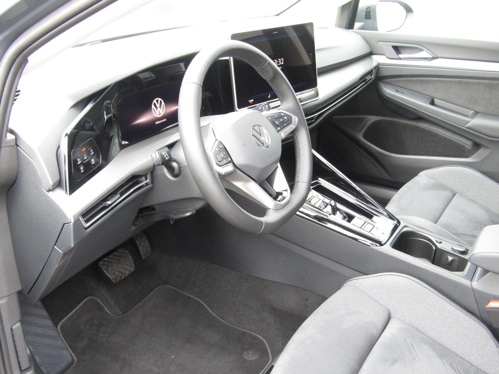 Volkswagen Golf 1.5 eTSI DSG Golf VIII Style