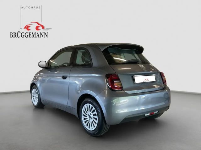 Fiat 500e Action