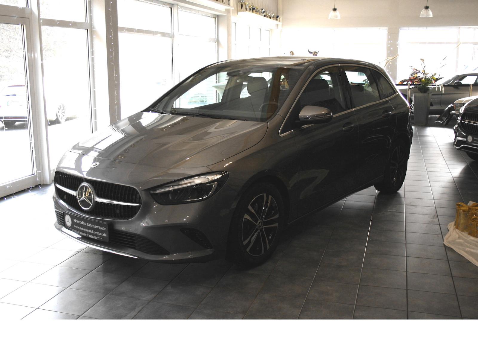 Mercedes-Benz B 180 Sedan