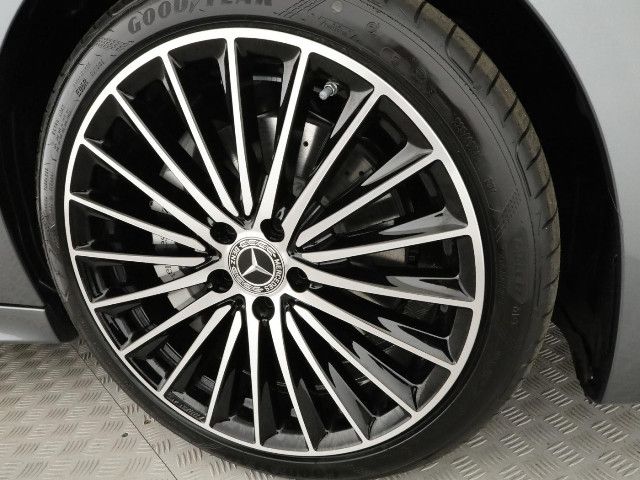 Mercedes-Benz C 220 AMG Line C 220 d Sedan