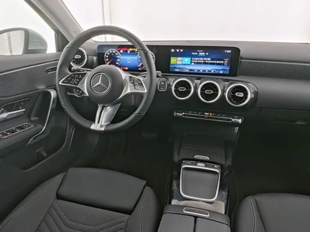Mercedes-Benz A 200 Progressive