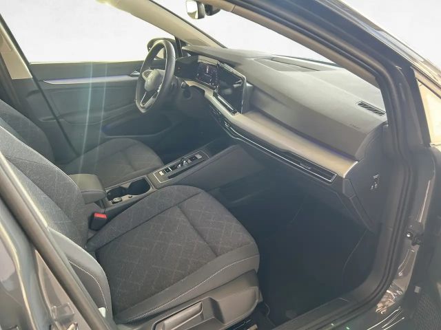 Volkswagen Golf 1.5 eTSI DSG Life Variant