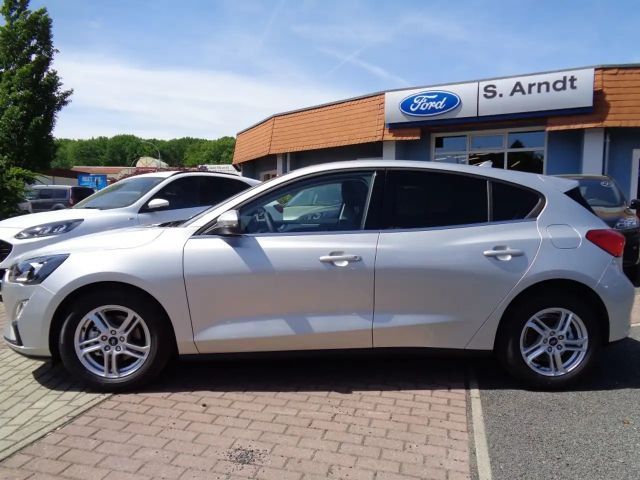 Ford Focus Cool & Connect