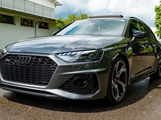 Audi RS4 Avant Quattro