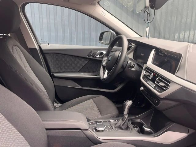 BMW 118 118i 5-deurs Sedan