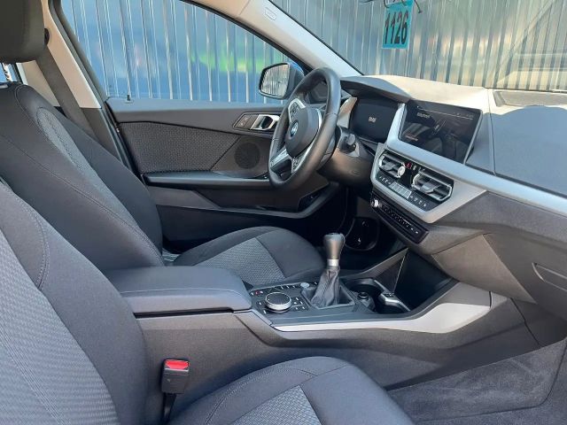 BMW 118 118i 5-deurs Sedan