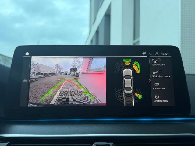 BMW 530 530e M-Sport Sedan