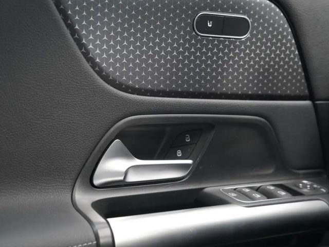 Mercedes-Benz GLA 200 Progressive