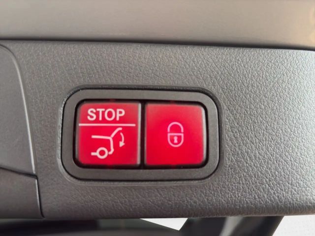 Mercedes-Benz B 200 AMG Line Sedan