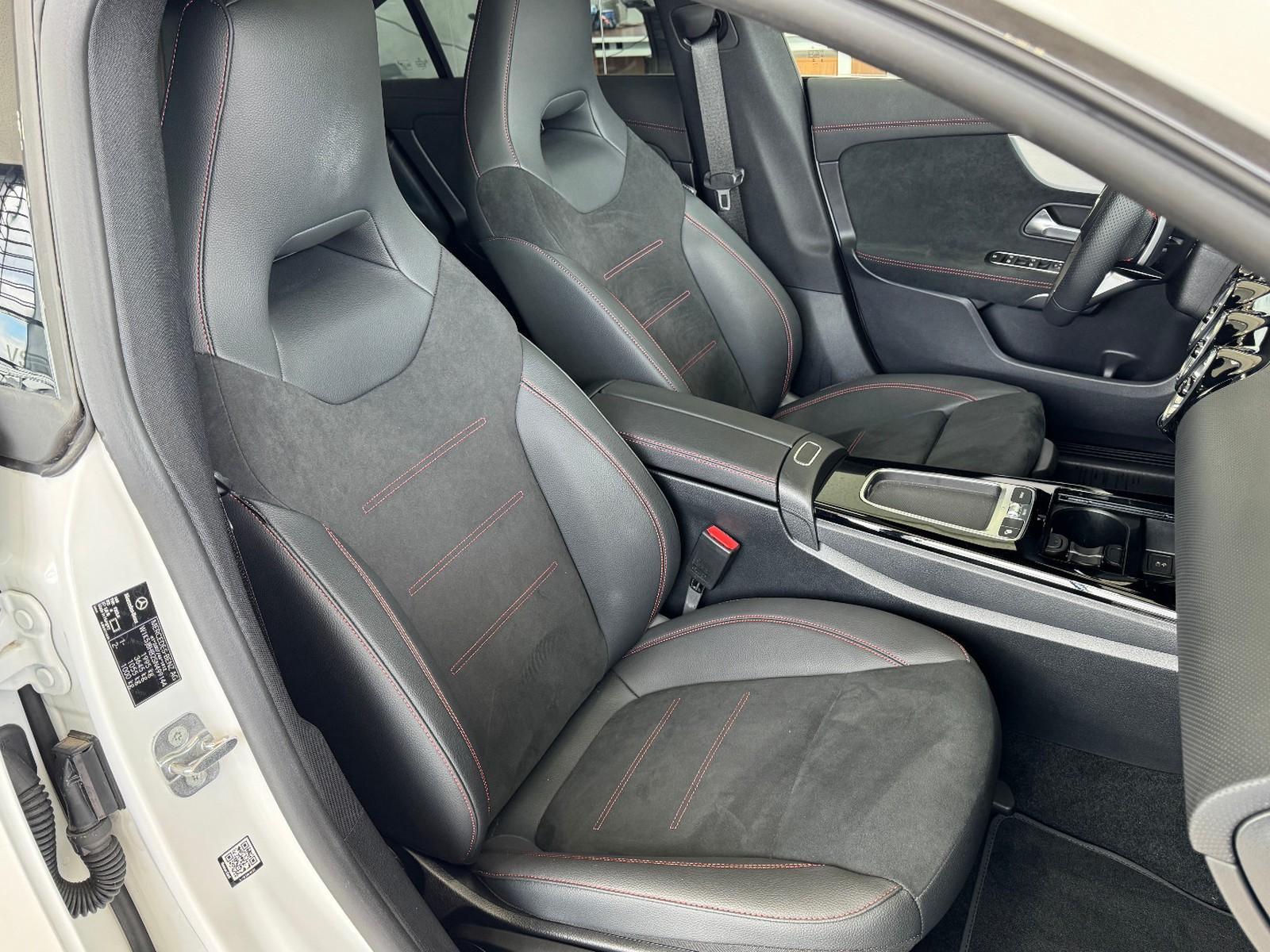 Mercedes-Benz CLA 200 AMG Line Sedan