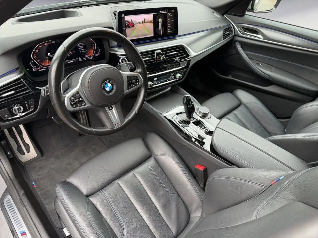 BMW 530 530d M-Sport Touring xDrive