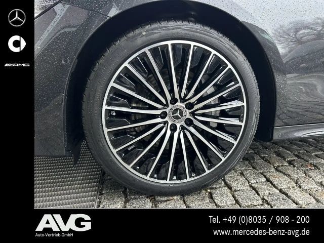 Mercedes-Benz E 220 AMG Line E 220 d Sedan