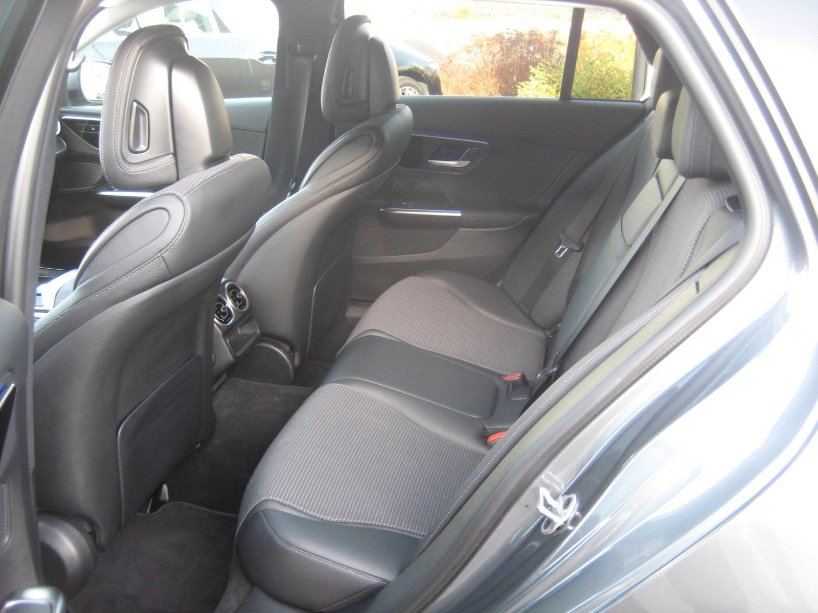 Mercedes-Benz C 220 AVANTGARDE C 220 d Estate