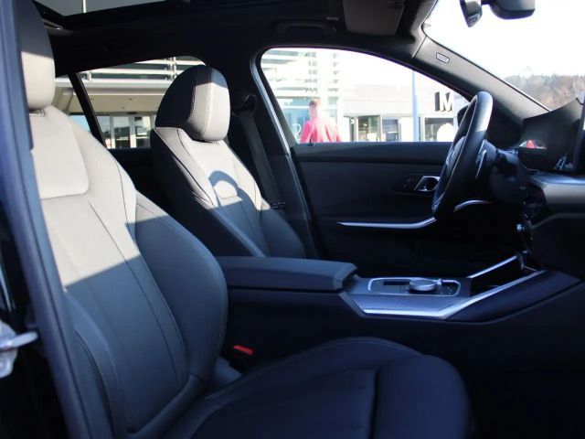 BMW 320 320i M-Sport Touring