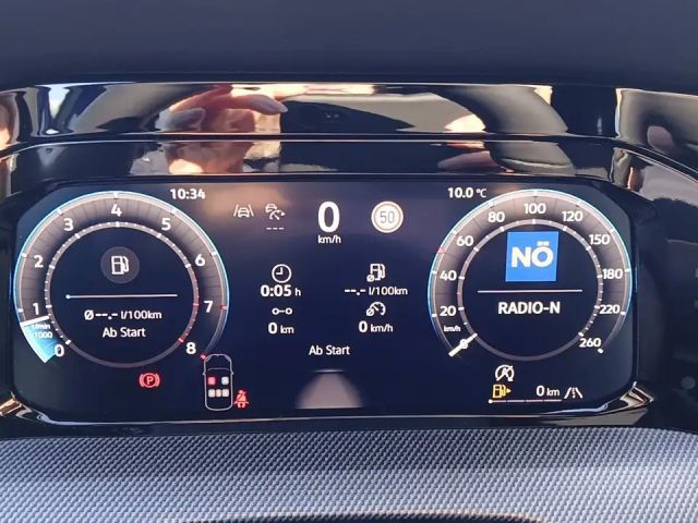 Volkswagen Golf R-Line Variant