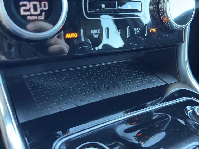 Jaguar XE AWD D200 R-Dynamic S