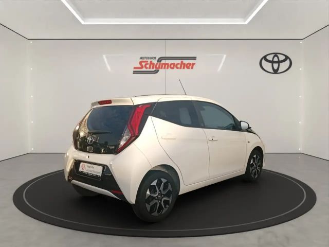 Toyota Aygo Hatchback Play Team D