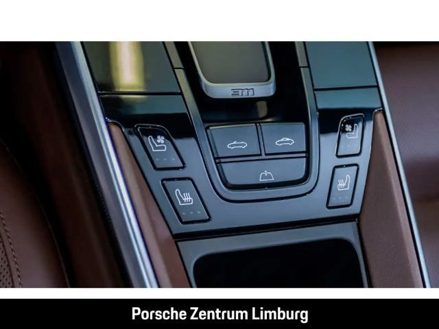 Porsche 992 4 Cabrio Carrera