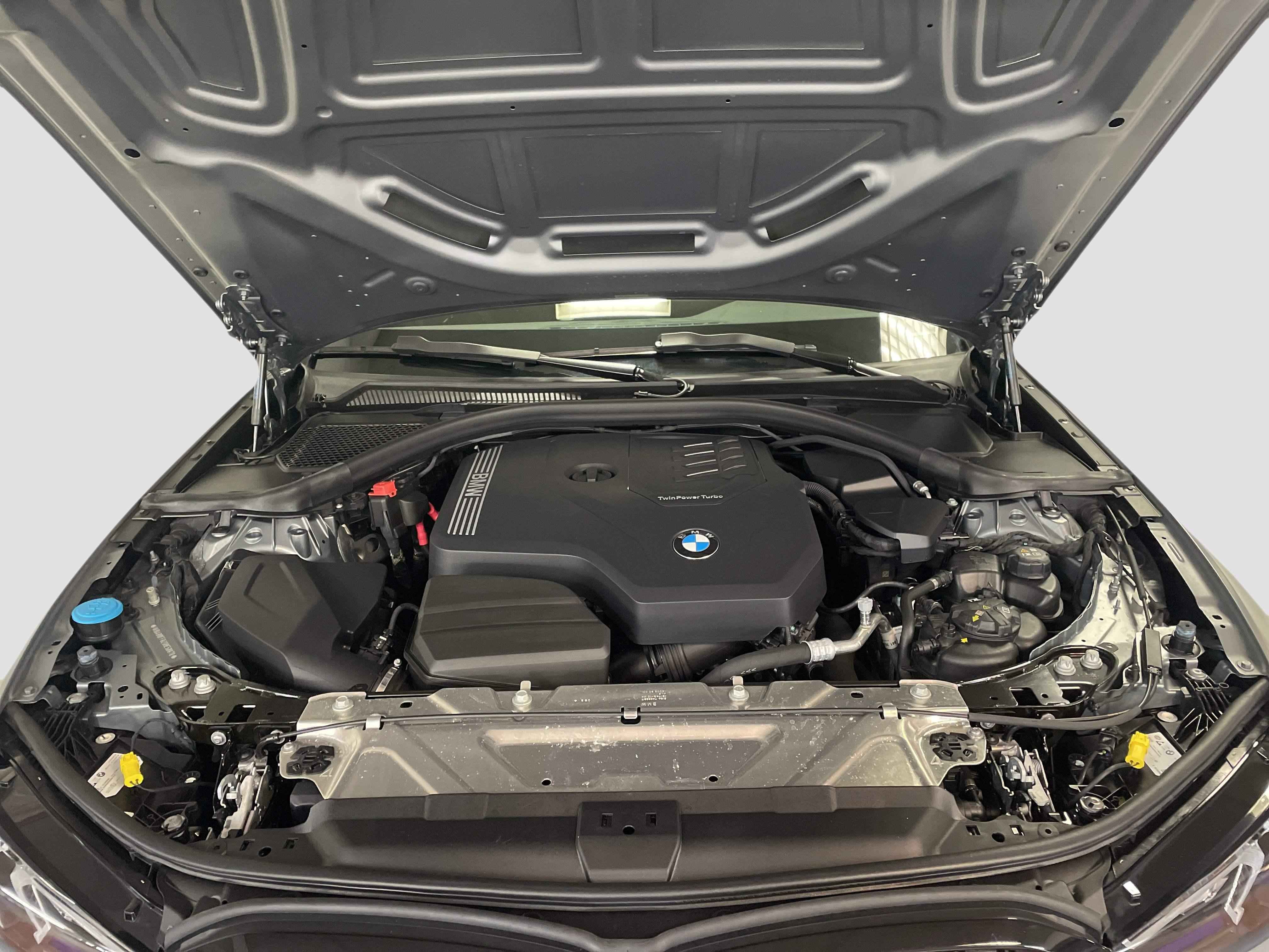 BMW 330 330i Sedan xDrive