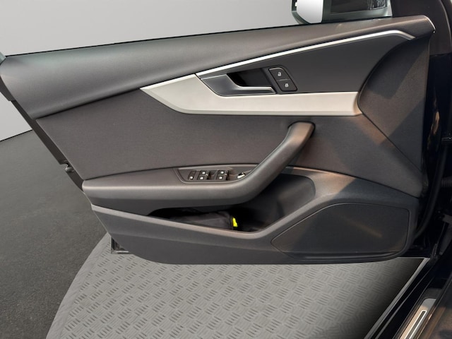 Audi A4 35 TFSI Avant S-Tronic