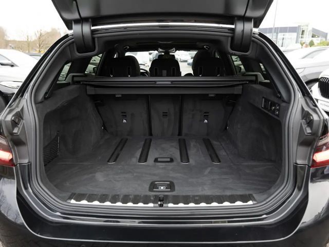 BMW 320 320i M-Sport Touring