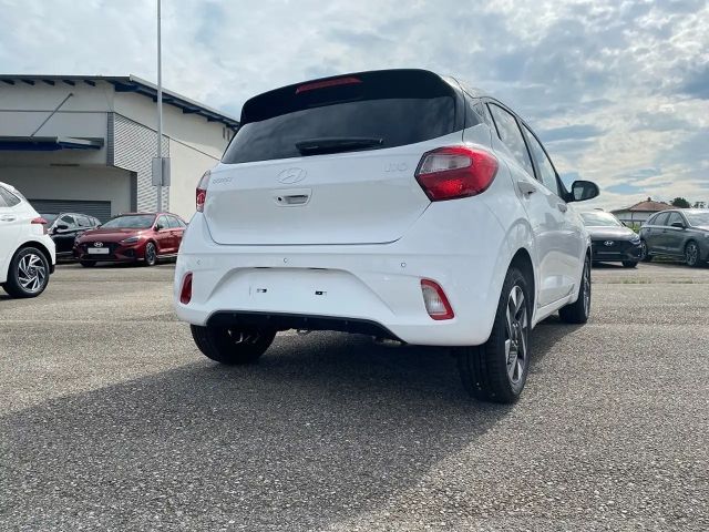 Hyundai i10 GO Plus 1,0 MT a5bu1 Schwarzes Dach