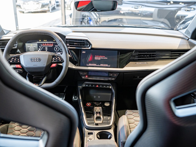 Audi RS3 Quattro S-Tronic Sedan