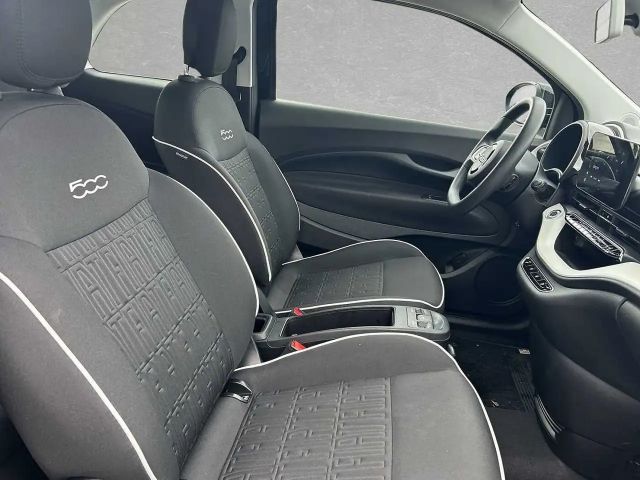 Fiat 500e Action