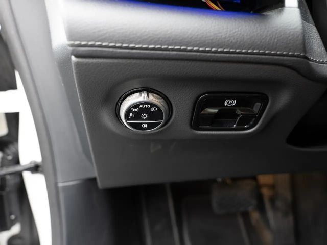 Mercedes-Benz EQE 300 Sedan