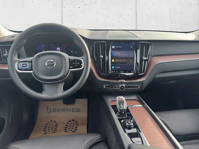 Volvo XC60 AWD Dark Plus