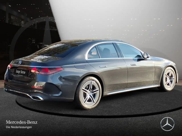 Mercedes-Benz E 200 AMG Line Sedan