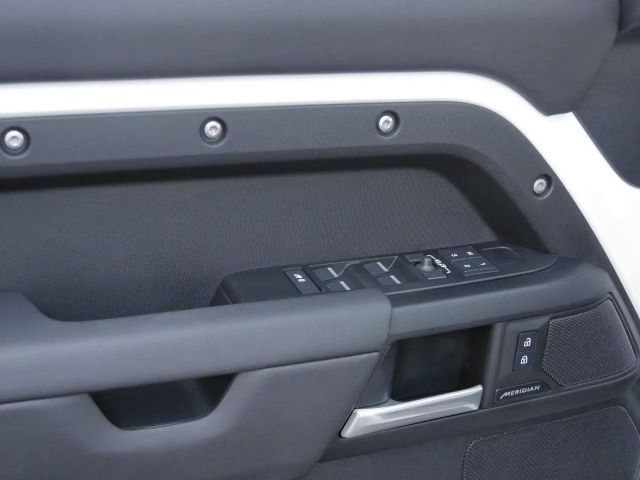 Land Rover Defender 110 Dynamic