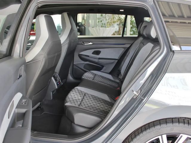 Volkswagen Golf 1.5 eTSI DSG R-Line Variant