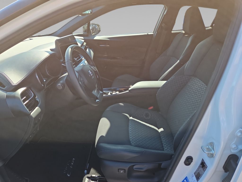 Toyota C-HR 5-deurs Bi-Tone Team D