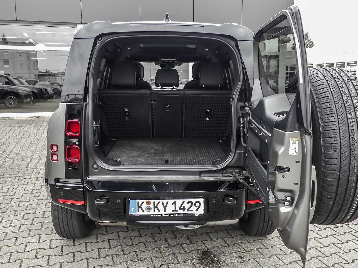 Land Rover Defender 110