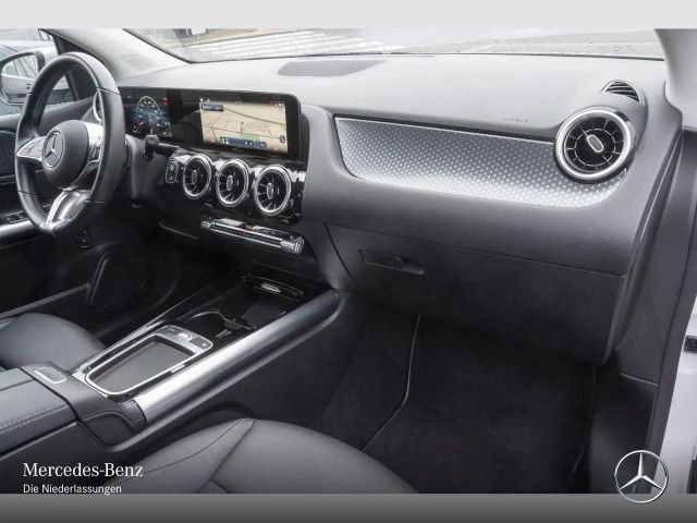 Mercedes-Benz B 180 Progressive Sedan