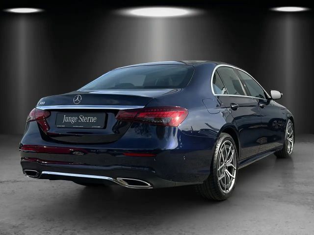 Mercedes-Benz E 300 AMG Line Sedan