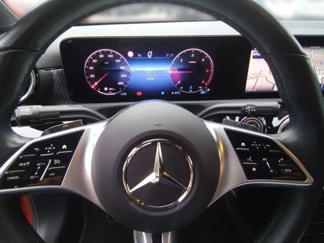 Mercedes-Benz A 180 A 180 d Progressive