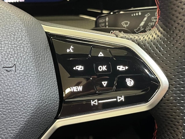 Volkswagen Golf 2.0 TSI DSG