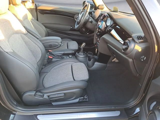 MINI Cooper Cabrio Classic Trim Steptronic Navi Head-