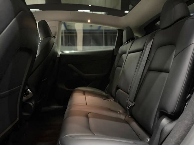 Tesla Model Y AWD Long Range