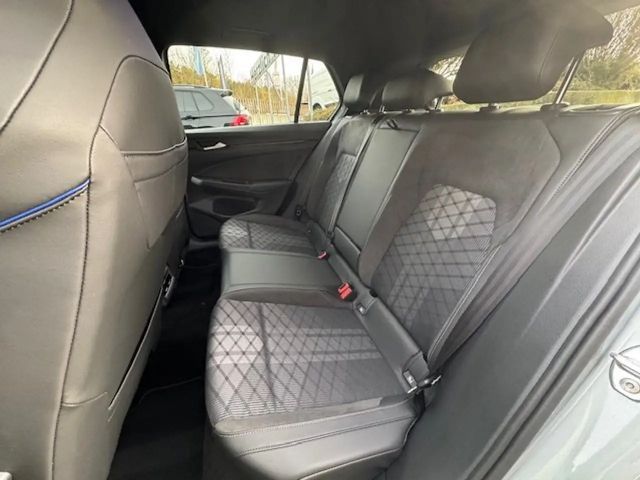 Volkswagen Golf 1.5 TSI R-Line