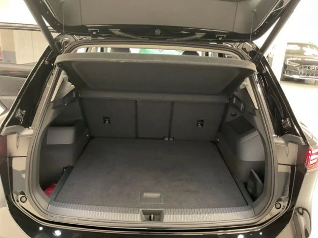 Volkswagen Tiguan 1.5 eTSI Elegance Elegance