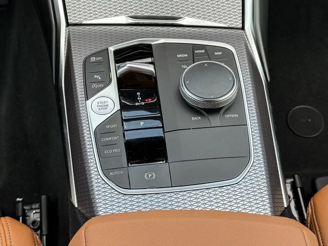 BMW 320 320i M-Sport Sedan