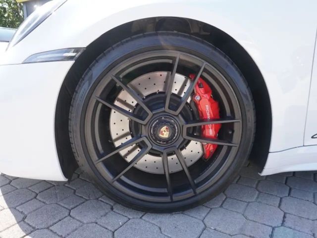 Porsche 911 Cabrio Carrera GTS