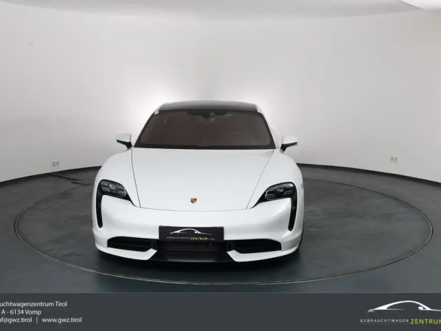 Porsche Taycan Turbo