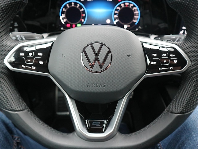 Volkswagen Golf R-Line Variant